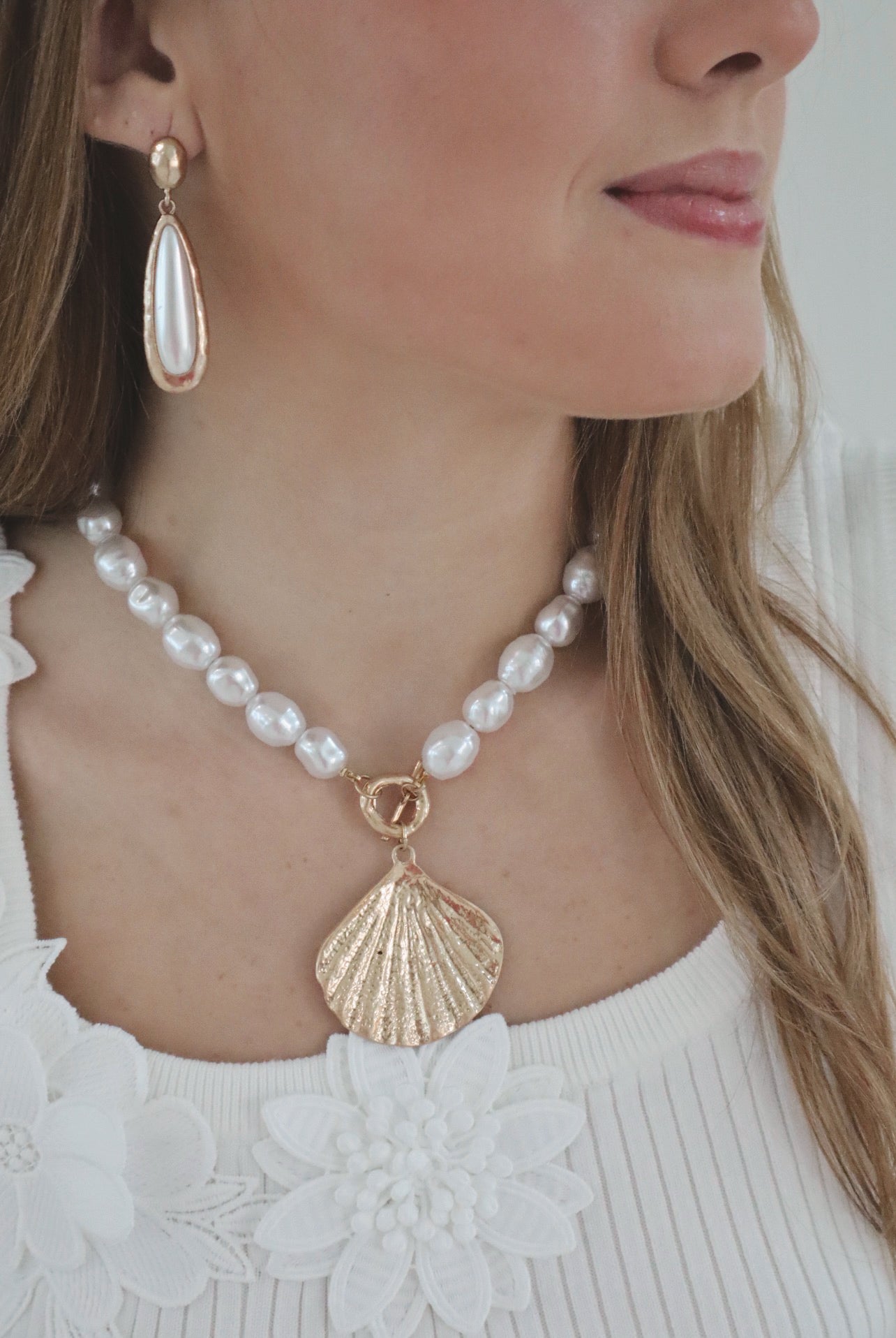 Freshwater Pearl Shell Necklace